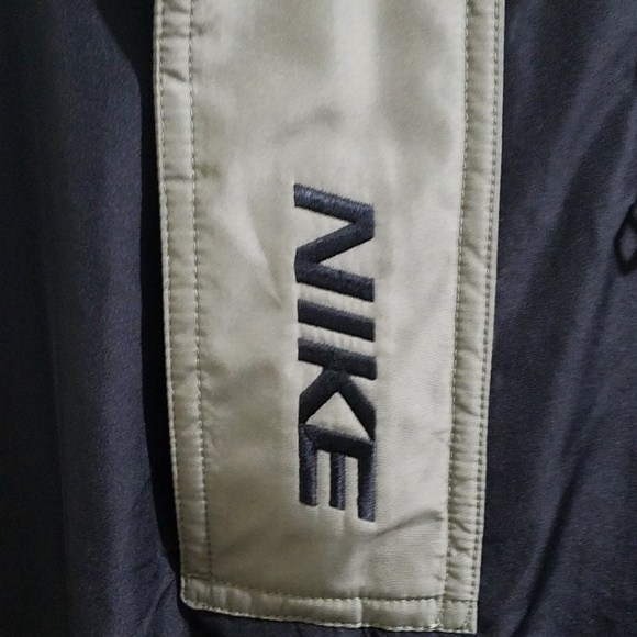 Men's NIKE Performance Jacket Sz. M (Runs Large) - Picture 3 of 5